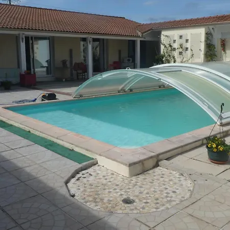 Rouge Avec Piscine Sainte-Eulalie-en-Born