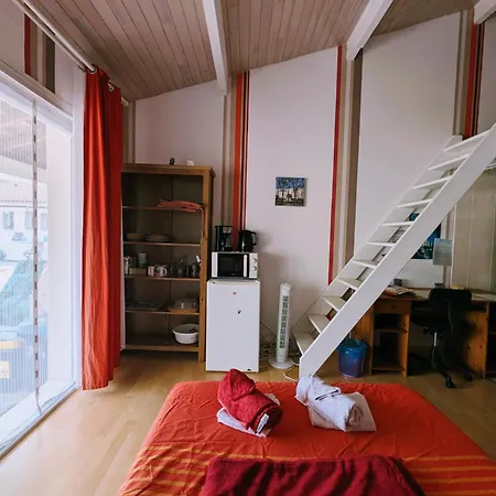 Lägenhet Rouge Avec Piscine