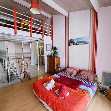 Lägenhet Rouge Avec Piscine